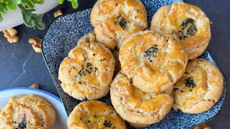 Chinese Walnut Cookies Recipe: A delicious, old-fashioned classic with a crispy texture and rich walnut flavor.
