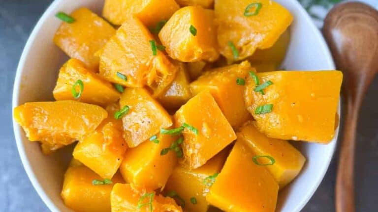 Delicious stir-fried pumpkin with a light and savory flavor.