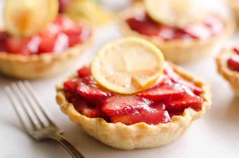 Mini-Strawberry-Lemon-Pie on a plate.