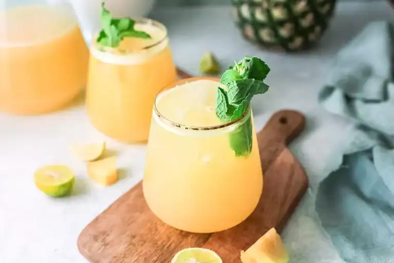 Lime_pineapple_agua_fresca.