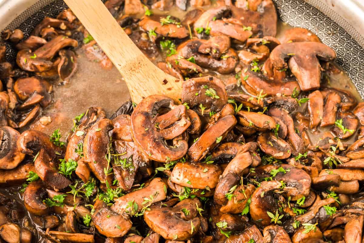 Sautéed mushrooms with garlic and thyme.