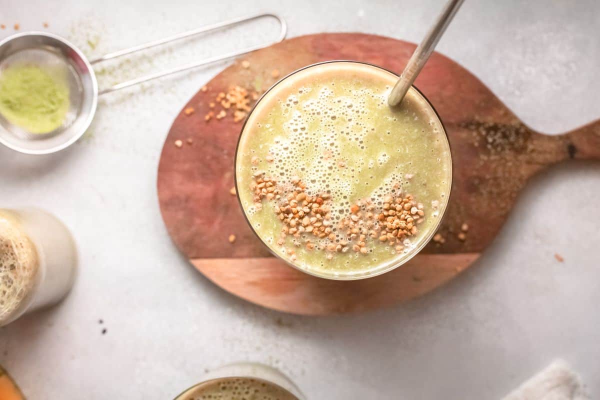 Fruity smoothie with mango, banana, and green matcha.