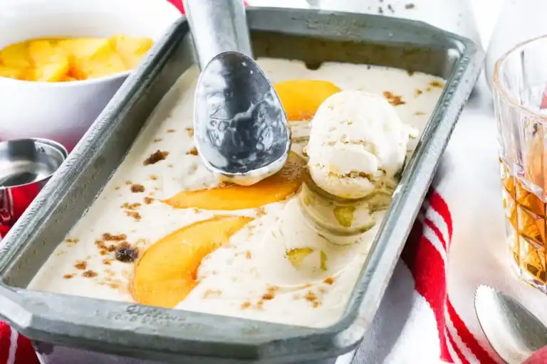 Boozy peach ice cream with warm cinnamon notes.
