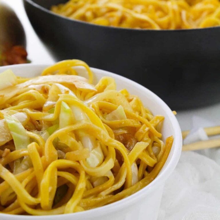 Easy Homemade Vegetarian Cabbage Chow Mein Recipe