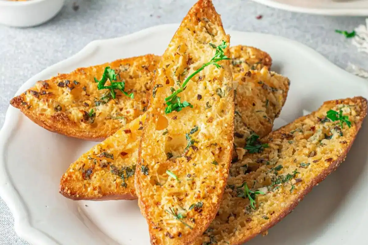 Crispy buttery air fryer garlic bread.