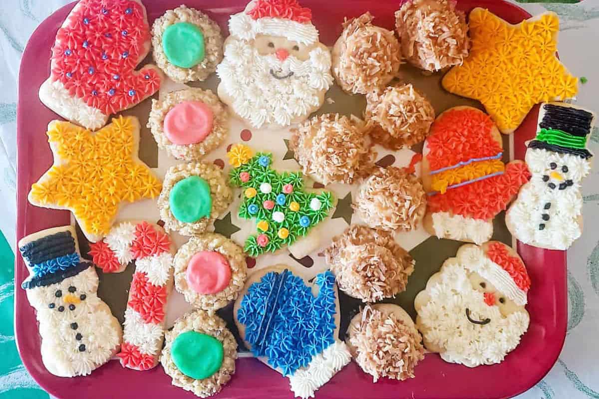 Festive Christmas cookie platter with assorted treats.