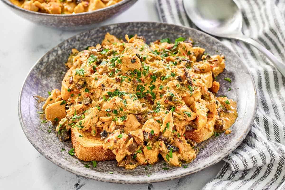 Creamy chicken à la king with mushrooms and bell peppers.