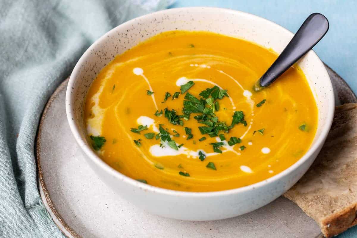 Carrot and lentil soup with spices.
