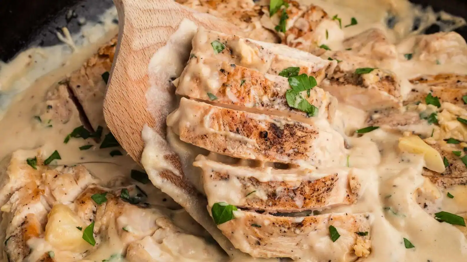 Quick chicken in creamy garlic sauce.