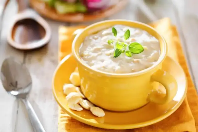 Creamy soup with clams and potatoes.
