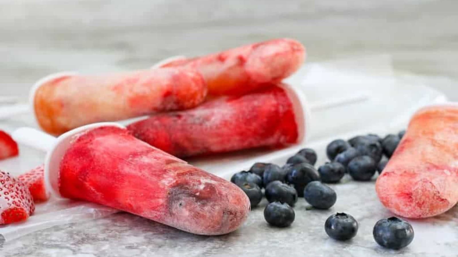 Frozen kombucha popsicles with a light and refreshing taste.