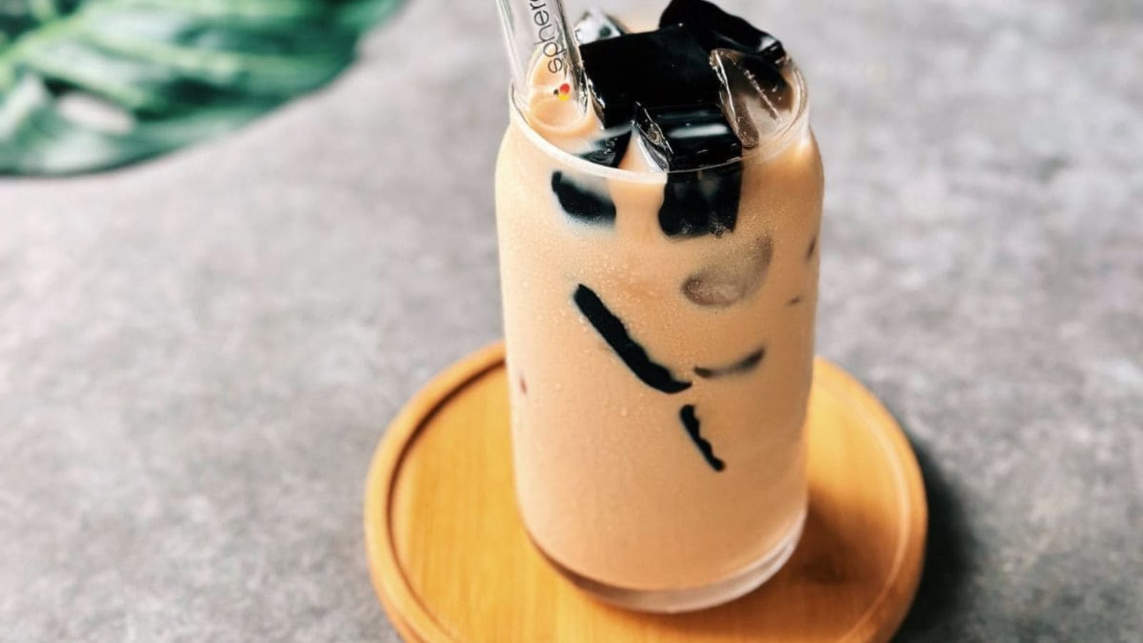 Creamy Vietnamese milk tea with a rich tea flavor.